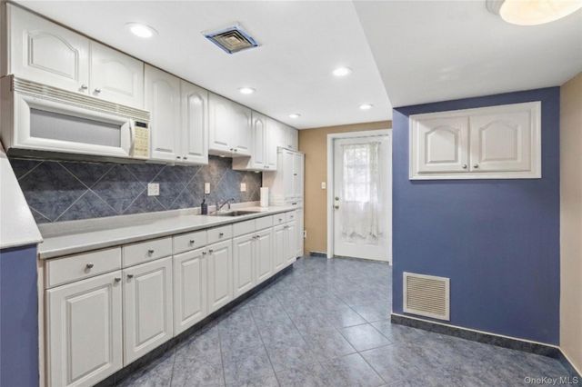 115 Morewood Drive, Smithtown, NY 11787