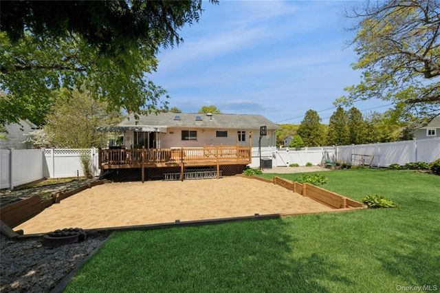 115 Morewood Drive, Smithtown, NY 11787