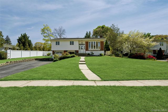 115 Morewood Drive, Smithtown, NY 11787