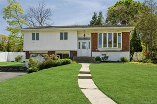 115 Morewood Drive, Smithtown, NY 11787