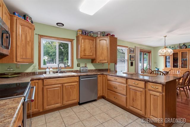 943 Grandridge Court, Holland, MI 49423