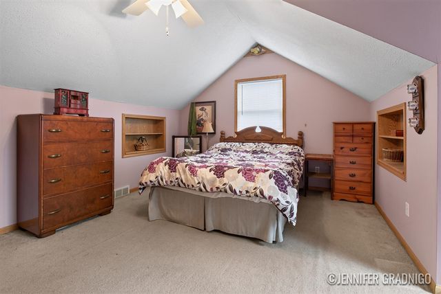 943 Grandridge Court, Holland, MI 49423