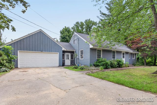 943 Grandridge Court, Holland, MI 49423