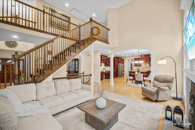 706 Wehrli Drive, Naperville, IL 60540