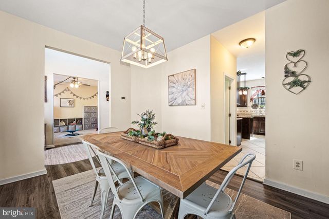42 EMERALD RIDGE DR, Bear, DE 19701