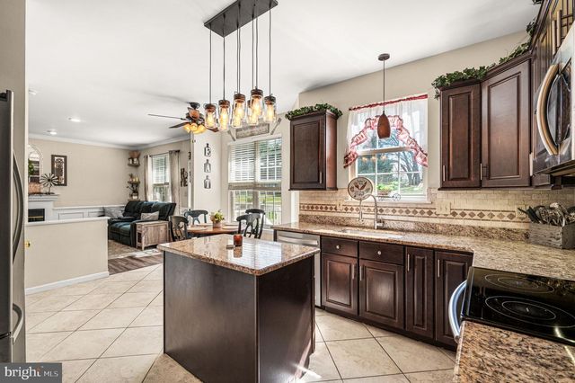 42 EMERALD RIDGE DR, Bear, DE 19701