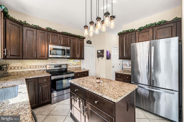 42 EMERALD RIDGE DR, Bear, DE 19701