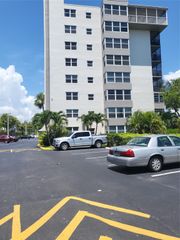 1075 NE Miami Gardens Dr 706, Miami, FL 33179