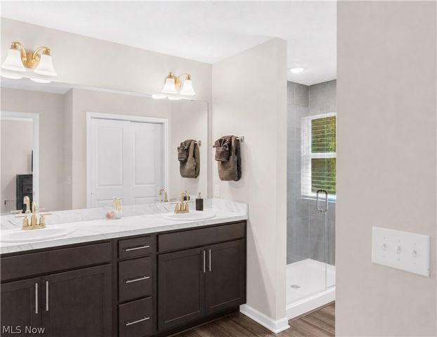 1220 Selena Grove, Uniontown, OH 44685