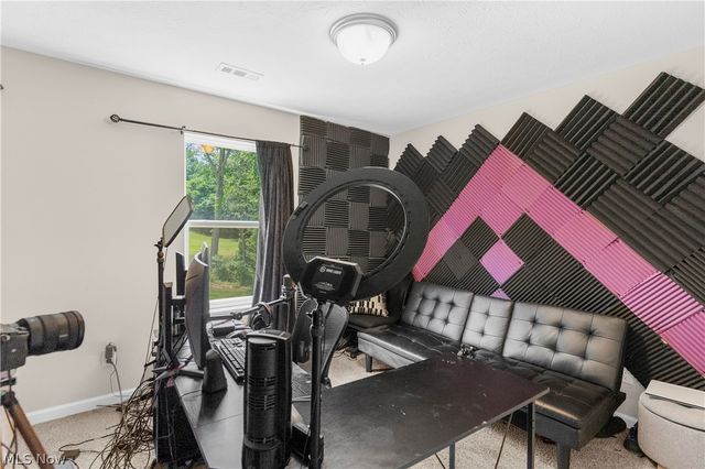 1220 Selena Grove, Uniontown, OH 44685
