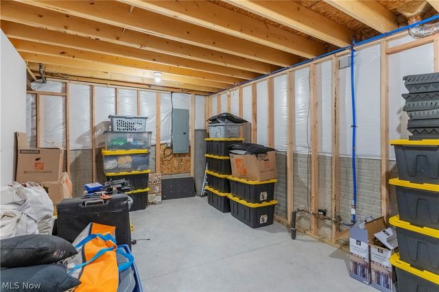 1220 Selena Grove, Uniontown, OH 44685