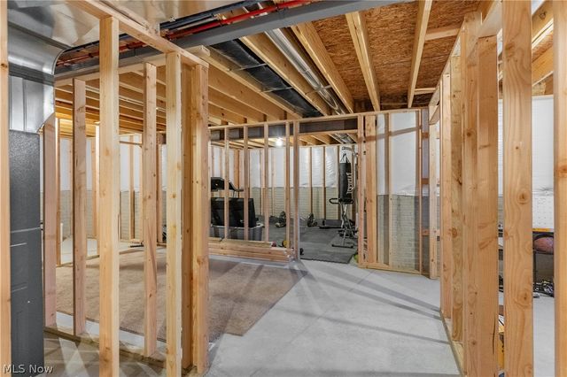 1220 Selena Grove, Uniontown, OH 44685