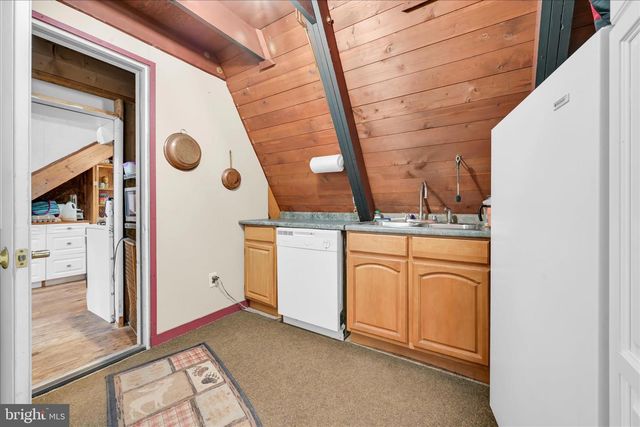 372 N NORTHKILL RD, Hamburg, PA 19526