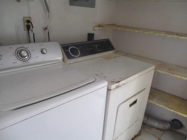4595 NW 43rd Ct, Lauderdale Lakes, FL 33319