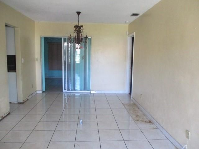 4595 NW 43rd Ct, Lauderdale Lakes, FL 33319