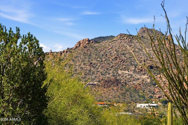 1042 N BOULDER Drive, Carefree, AZ 85377