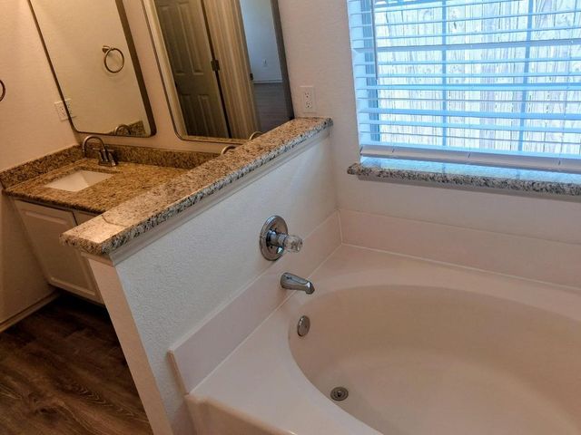 6004 Harwood Crossing Drive, Arlington, TX 76018