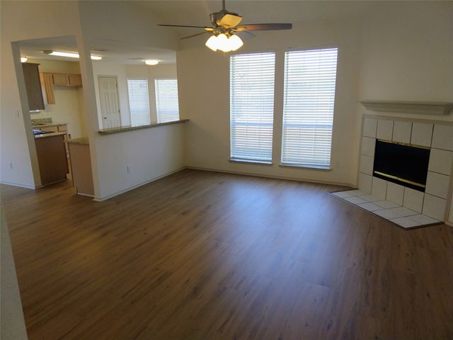 6004 Harwood Crossing Drive, Arlington, TX 76018