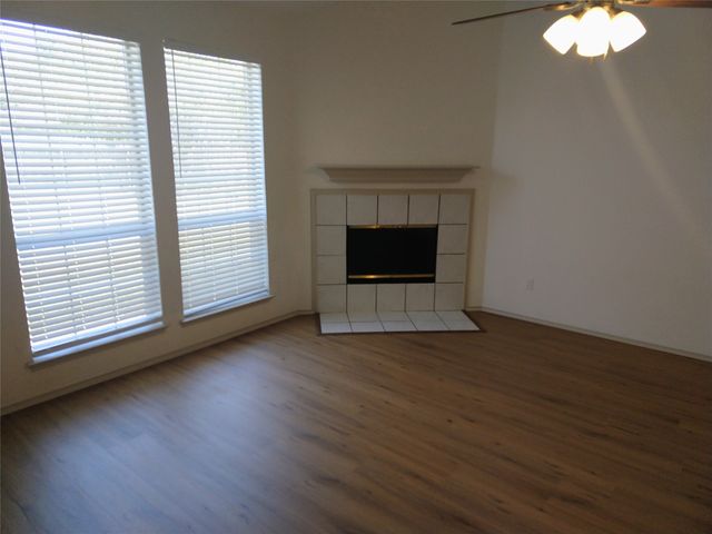 6004 Harwood Crossing Drive, Arlington, TX 76018
