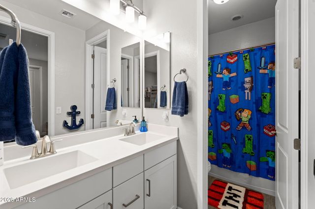 2939 E PINTO Drive, Gilbert, AZ 85296