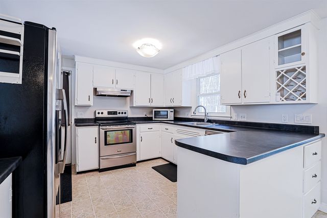 19 Strafford Road, Dover, NH 03820