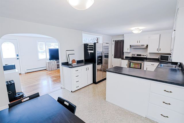 19 Strafford Road, Dover, NH 03820