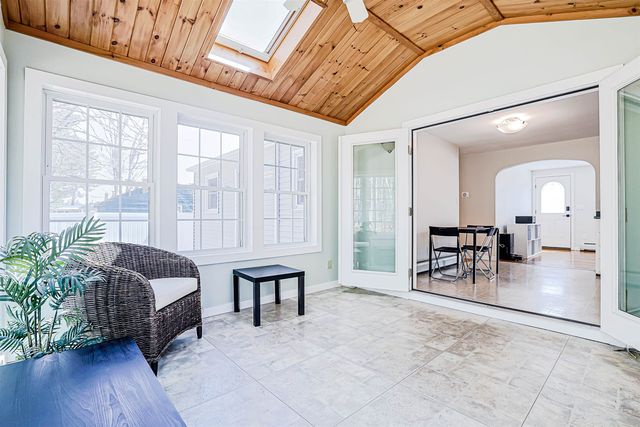19 Strafford Road, Dover, NH 03820