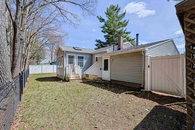 19 Strafford Road, Dover, NH 03820
