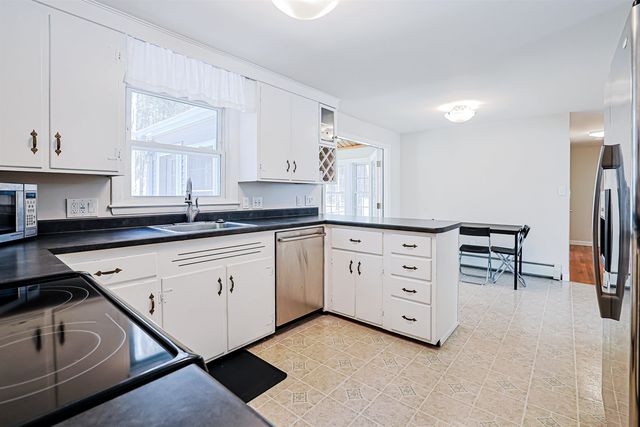 19 Strafford Road, Dover, NH 03820