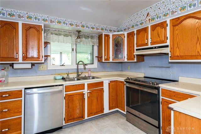 130 Rosewood Drive, Dayton, OH 45415