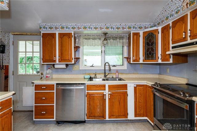 130 Rosewood Drive, Dayton, OH 45415
