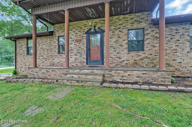 1049 Lincoln Rd, Jamestown, TN 38556