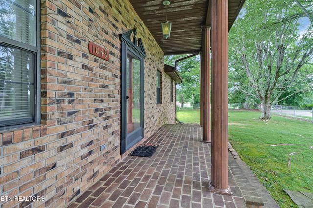 1049 Lincoln Rd, Jamestown, TN 38556