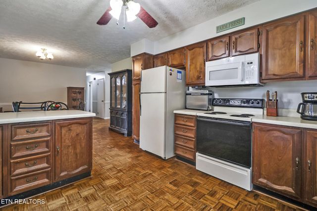 1049 Lincoln Rd, Jamestown, TN 38556