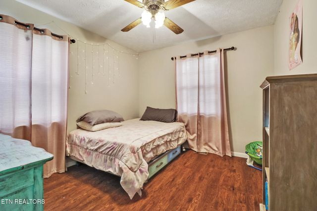 1049 Lincoln Rd, Jamestown, TN 38556