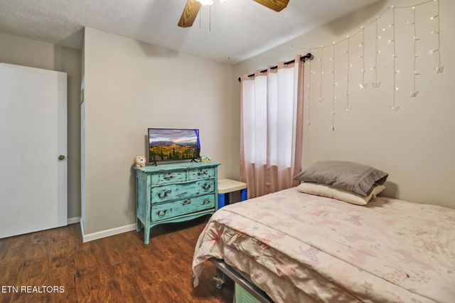 1049 Lincoln Rd, Jamestown, TN 38556