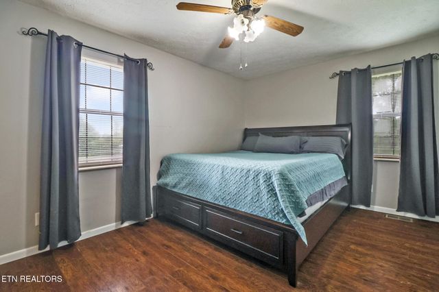 1049 Lincoln Rd, Jamestown, TN 38556