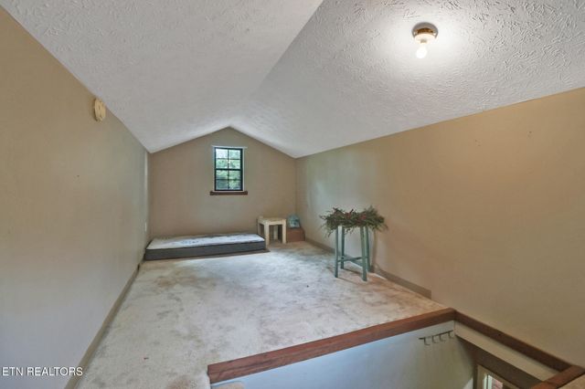 1049 Lincoln Rd, Jamestown, TN 38556