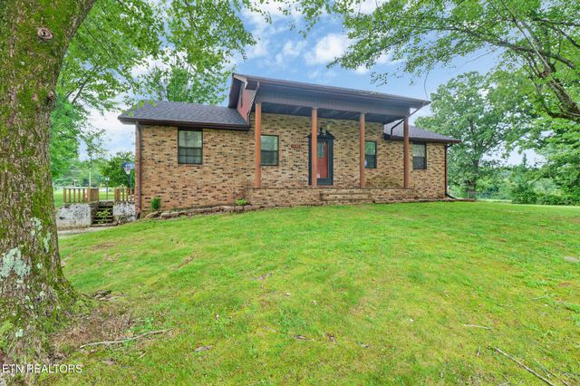 1049 Lincoln Rd, Jamestown, TN 38556