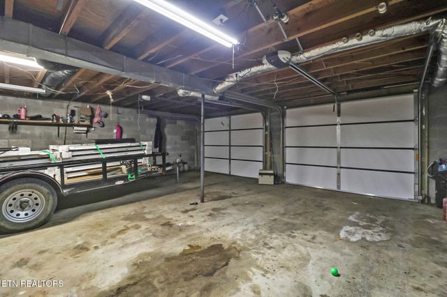 1049 Lincoln Rd, Jamestown, TN 38556