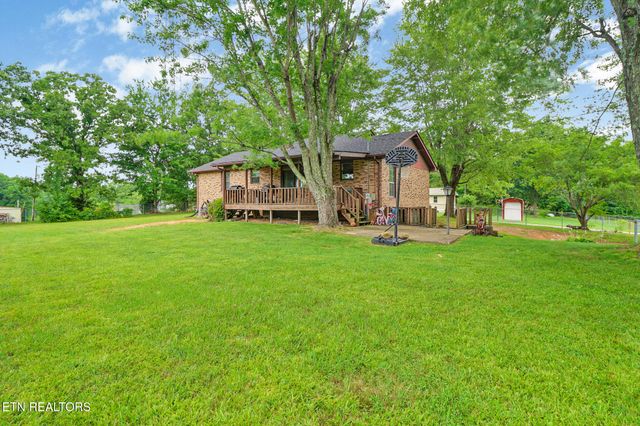 1049 Lincoln Rd, Jamestown, TN 38556