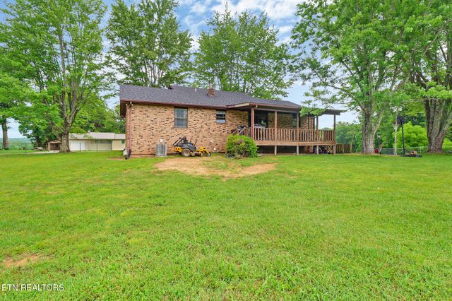 1049 Lincoln Rd, Jamestown, TN 38556