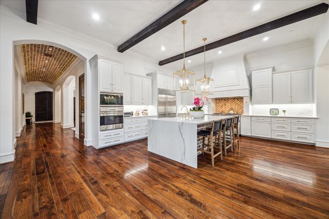 5303 Grand Lake Street, Bellaire, TX 77401