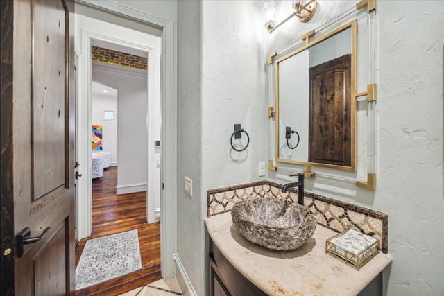 5303 Grand Lake Street, Bellaire, TX 77401