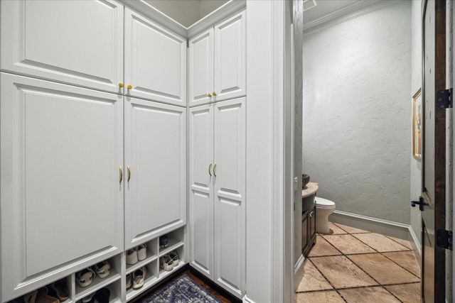 5303 Grand Lake Street, Bellaire, TX 77401