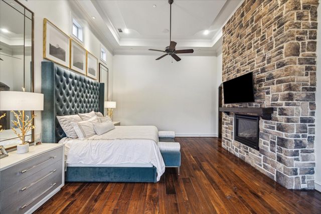 5303 Grand Lake Street, Bellaire, TX 77401