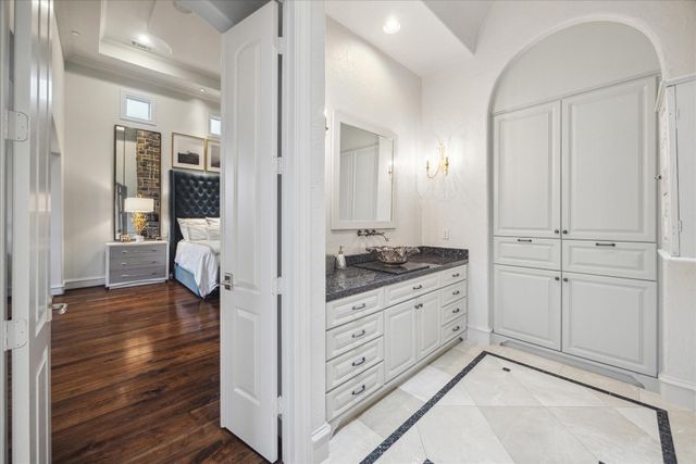 5303 Grand Lake Street, Bellaire, TX 77401