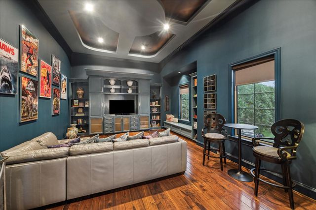 5303 Grand Lake Street, Bellaire, TX 77401