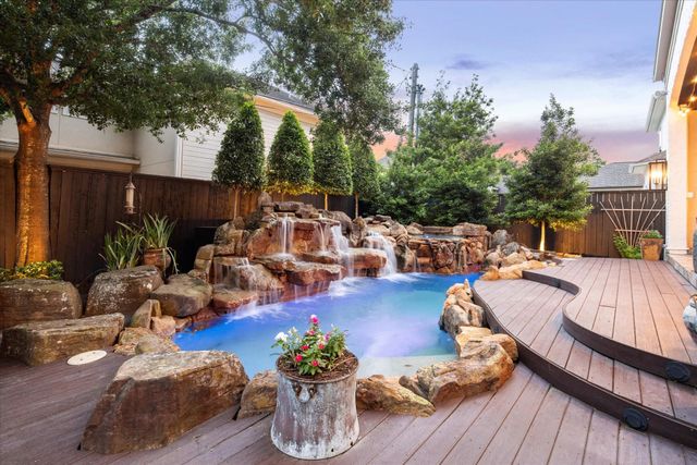 5303 Grand Lake Street, Bellaire, TX 77401