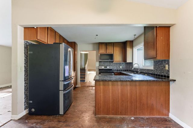 3837 Georgia Avenue N, Crystal, MN 55427